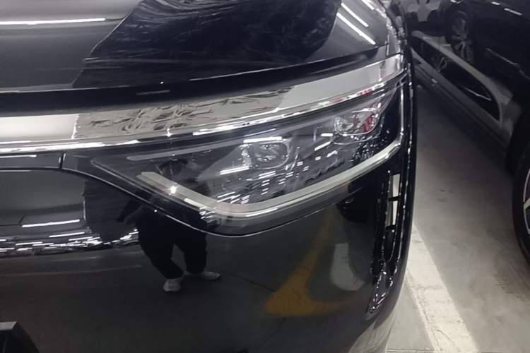 Used Hima AITO M8 2025 Extended-Range Max+ Version 53.4 kWh 6-Seater Edition Left Front Headlight