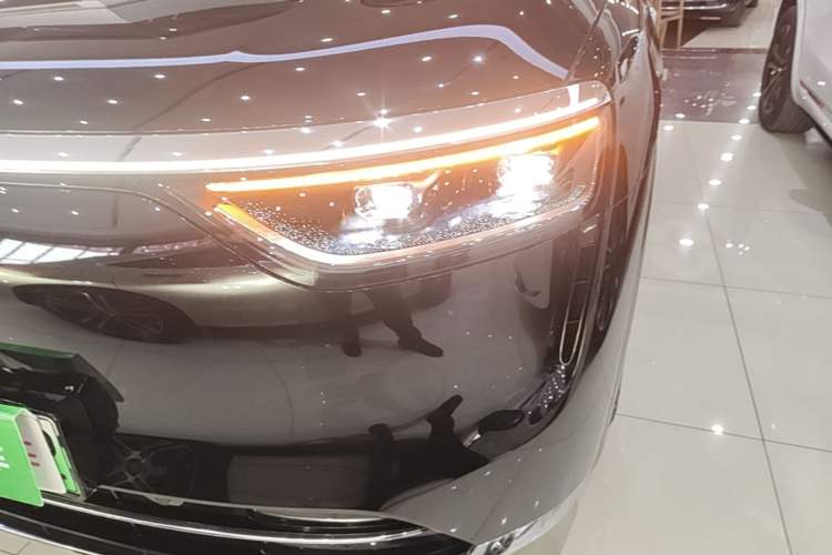 Used Hima AITO M8 2025 Extended-Range Max+ Version 53.4 kWh 5-Seater Edition Left Front Headlight