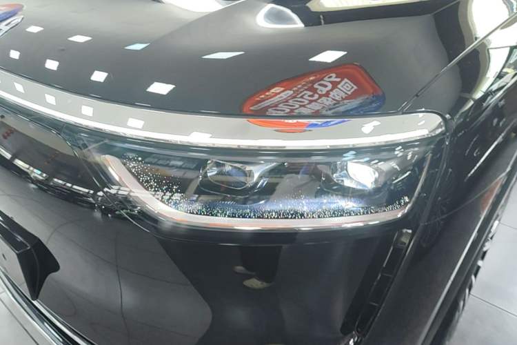Used Hima AITO M8 2025 Extended-Range Ultra Version 53.4 kWh 6-Seater Edition Left Front Headlight