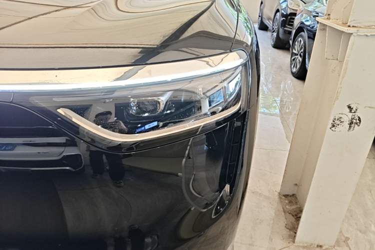 Used Hima AITO M8 2025 Model Range-Extender Max Edition 53.4 kWh, 5-seat version (896-line LiDAR) Left Front Headlight