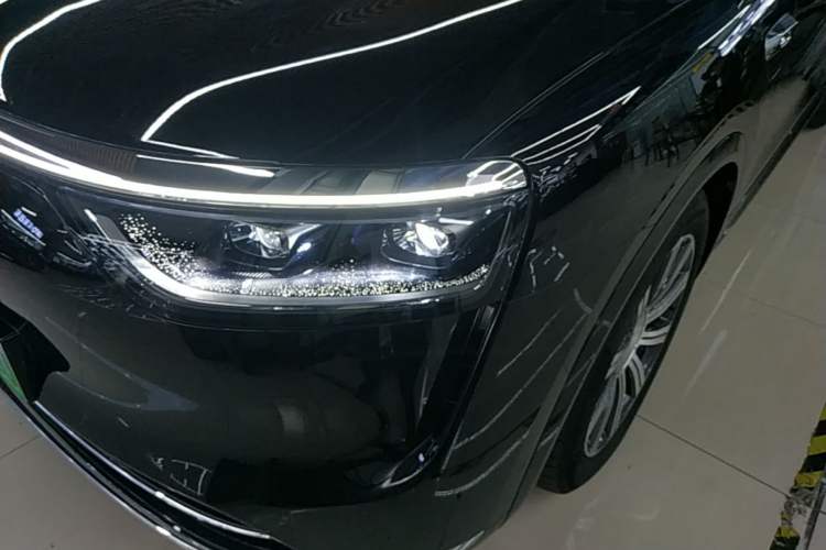 Used Hima AITO M8 2025 Extended-Range Max Version 37 kWh 5-Seater Left Front Headlight
