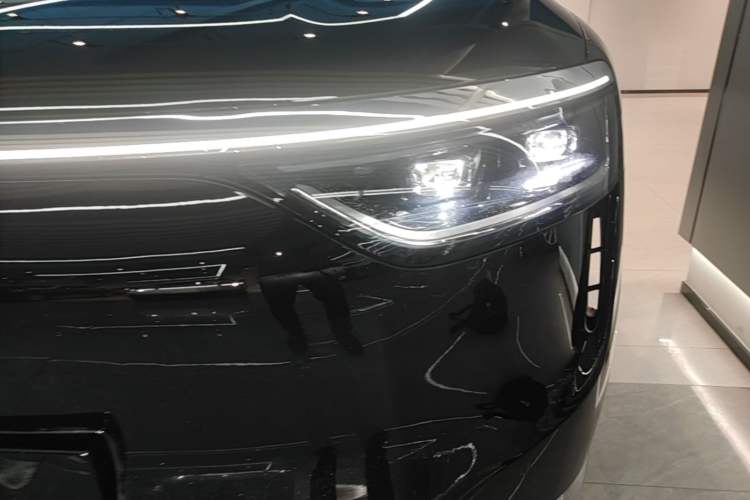 Used Hima AITO M8 2025 Extended-Range Max+ Version 53.4 kWh 6-Seater Edition Left Front Headlight