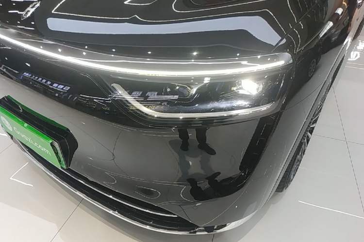 Used Hima AITO M8 2025 Extended-Range Ultra Version 53.4 kWh 6-Seater Edition Left Front Headlight