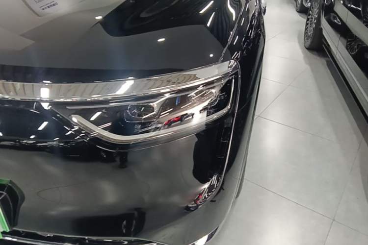 Used Hima AITO M8 2025 Extended-Range Ultra Version 53.4 kWh 6-Seater Edition Left Front Headlight