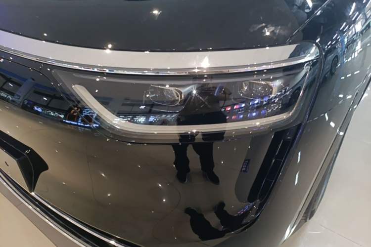 Used Hima AITO M8 2025 Extended-Range Max+ Version 53.4 kWh 6-Seater Edition Left Front Headlight