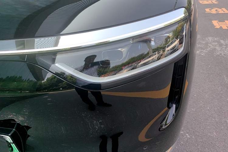 Used Hima AITO M8 2025 Extended-Range Ultra Version 53.4 kWh 6-Seater Edition Left Front Headlight
