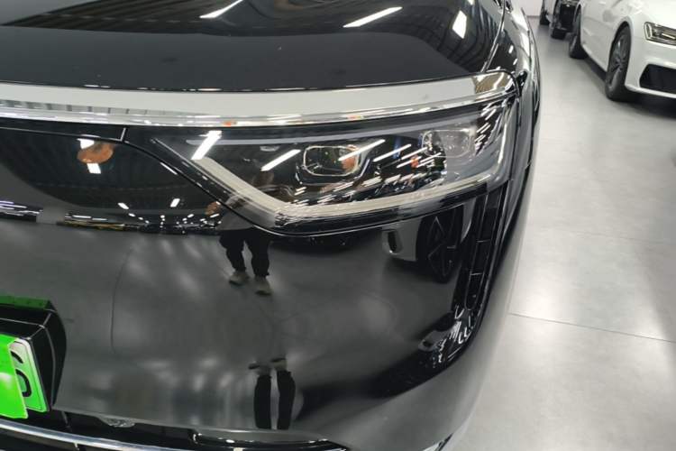 Used Hima AITO M8 2025 Extended-Range Ultra Version 53.4 kWh 6-Seater Edition Left Front Headlight