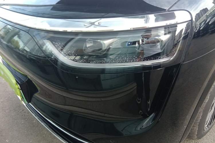 Used Hima AITO M8 2025 Extended-Range Ultra Version 53.4 kWh 6-Seater Edition Left Front Headlight