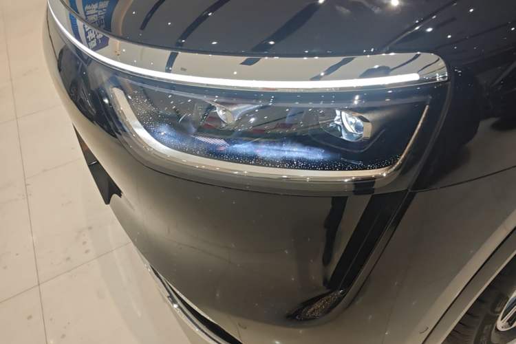 Used Hima AITO M8 2025 Extended-Range Max+ Version 53.4 kWh 6-Seater Edition Left Front Headlight