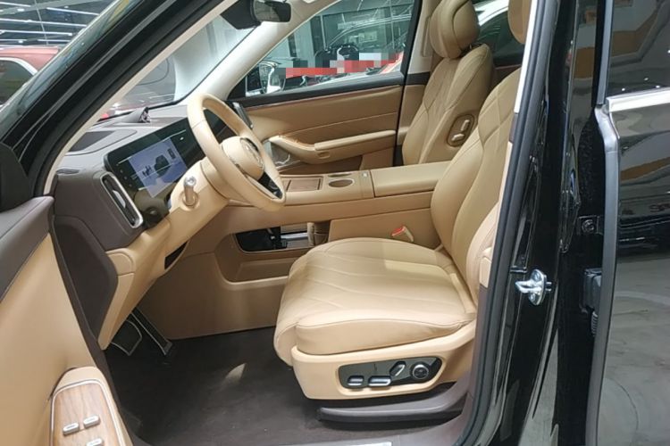 Used Hima AITO M8 2025 Extended-Range Ultra Version 53.4 kWh 6-Seater Edition Left Front Seat