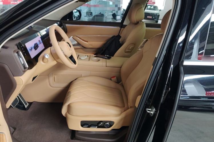 Used Hima AITO M8 2025 Extended-Range Max+ Version 53.4 kWh 6-Seater Edition Left Front Seat
