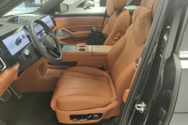 Used Hima AITO M8 2025 Extended-Range Max+ Version 53.4 kWh 5-Seater Edition Left Front Seat