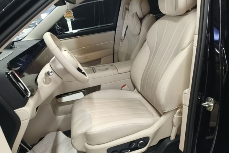 Used Hima AITO M8 2025 Model Pure Electric Max+ Five-Seat Long-Range Version Left Front Seat