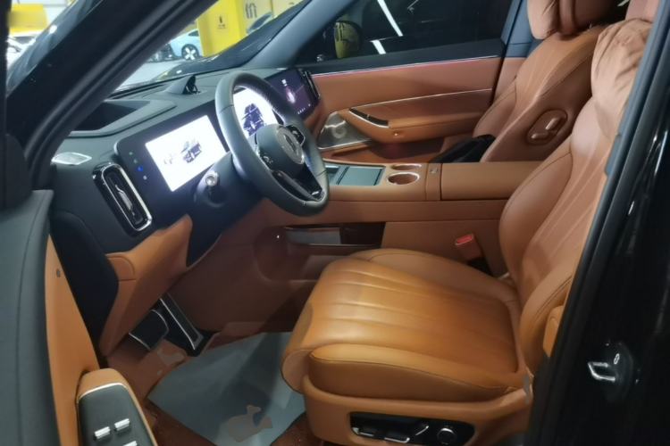 Used Hima AITO M8 2025 Extended-Range Max+ Version 53.4 kWh 5-Seater Edition Left Front Seat