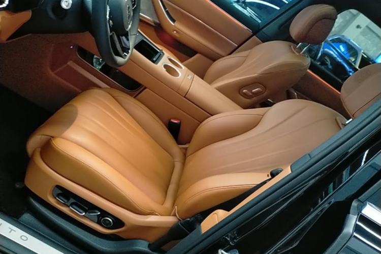 Used Hima AITO M8 2025 Extended-Range Max+ Version 53.4 kWh 5-Seater Edition Left Front Seat