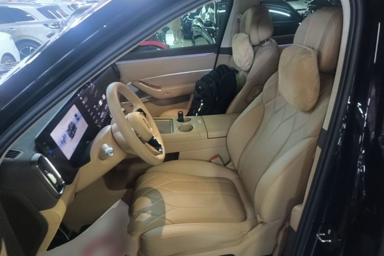 Used Hima AITO M8 2025 Extended-Range Max+ Version 53.4 kWh 6-Seater Edition Left Front Seat