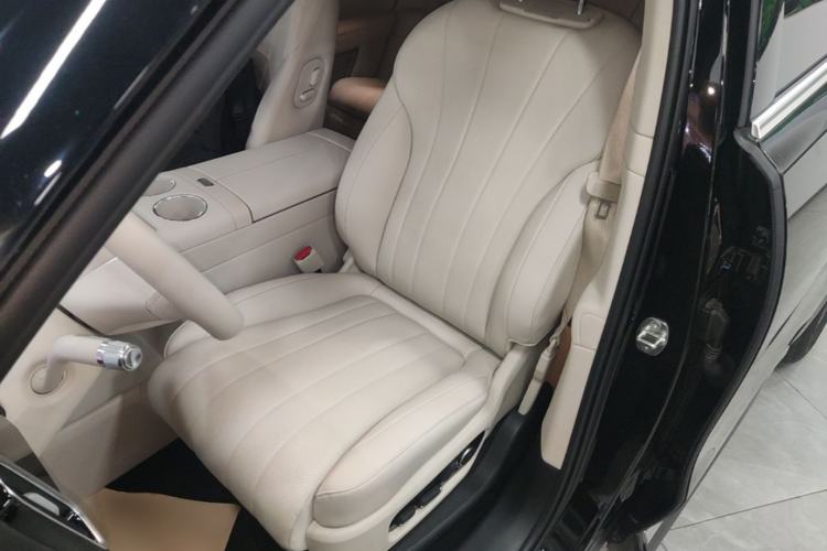 Used Hima AITO M8 2025 Extended-Range Max+ Version 53.4 kWh 5-Seater Edition Left Front Seat