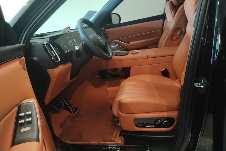 Used Hima AITO M8 2025 Extended-Range Ultra Version 53.4 kWh 6-Seater Edition Left Front Seat