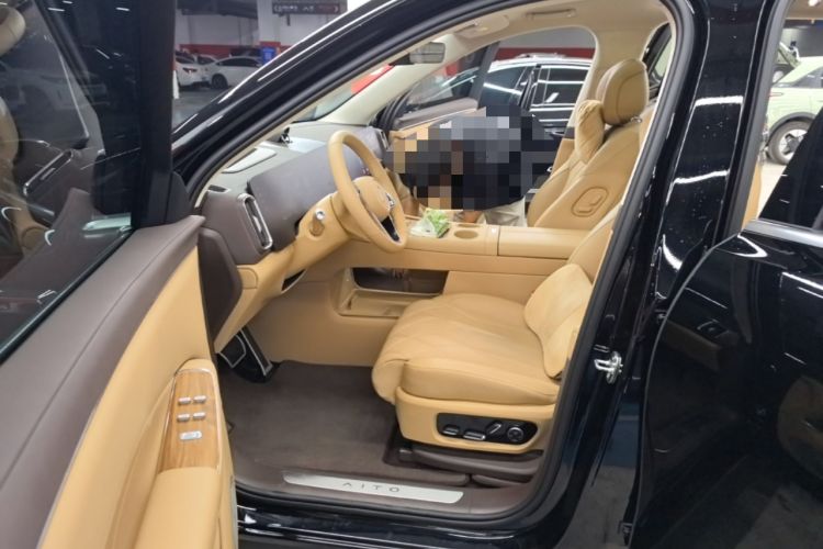 Used Hima AITO M8 2025 Extended-Range Max+ Version 53.4 kWh 5-Seater Edition Left Front Seat