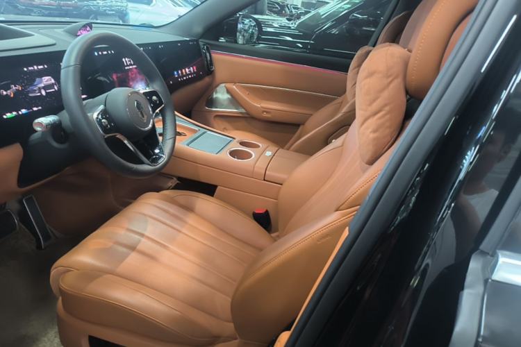 Used Hima AITO M8 2025 Extended-Range Max+ Version 53.4 kWh 6-Seater Edition Left Front Seat