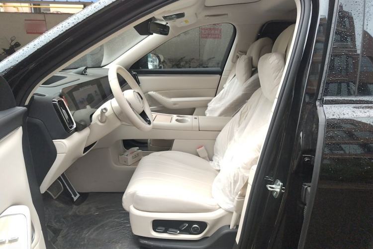 Used Hima AITO M8 2025 Extended-Range Max+ Version 53.4 kWh 6-Seater Edition Left Front Seat