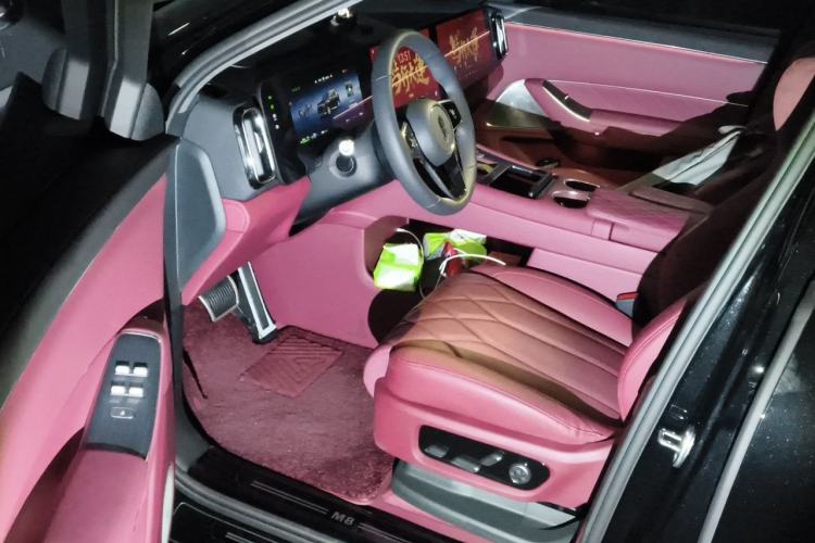 Used Hima AITO M8 2025 Extended-Range Max+ Version 53.4 kWh 6-Seater Edition Left Front Seat