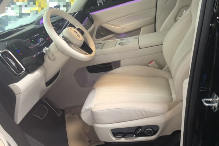 Used Hima AITO M8 2025 Extended-Range Max+ Version 53.4 kWh 5-Seater Edition Left Front Seat