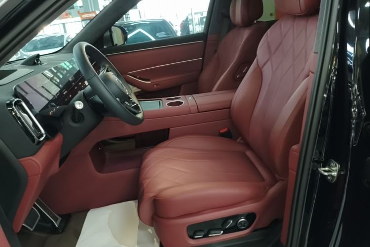 Used Hima AITO M8 2025 Extended-Range Ultra Version 53.4 kWh 6-Seater Edition Left Front Seat