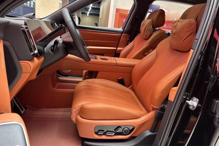 Used Hima AITO M8 2025 Extended-Range Max+ Version 53.4 kWh 6-Seater Edition Left Front Seat