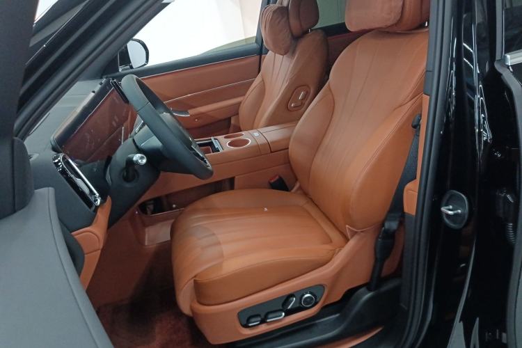 Used Hima AITO M8 2025 Extended-Range Max+ Version 53.4 kWh 6-Seater Edition Left Front Seat