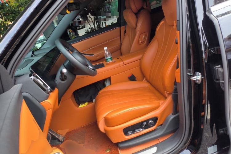 Used Hima AITO M8 2025 Extended-Range Max+ Version 53.4 kWh 5-Seater Edition Left Front Seat