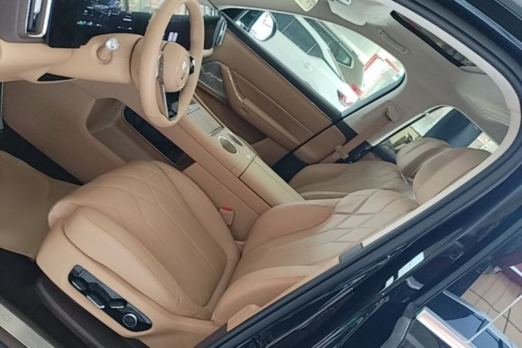 Used Hima AITO M8 2025 Extended-Range Max+ Version 53.4 kWh 6-Seater Edition Left Front Seat