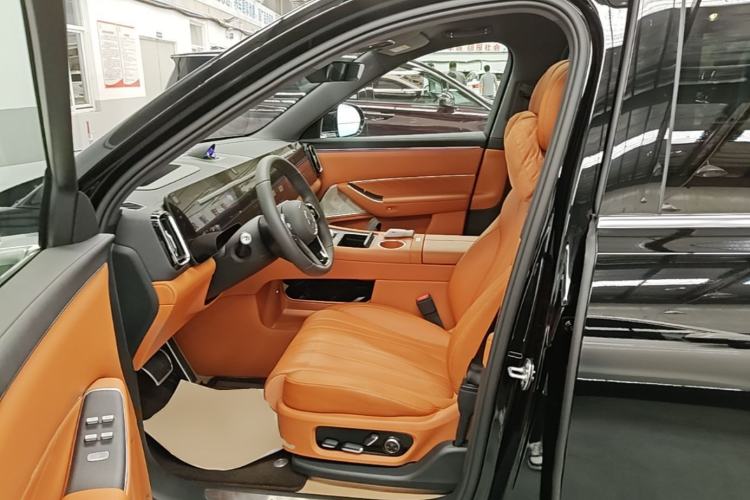 Used Hima AITO M8 2025 Extended-Range Max+ Version 53.4 kWh 5-Seater Edition Left Front Seat