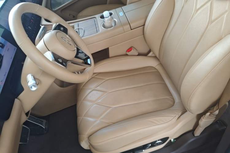 Used Hima AITO M8 2025 Extended-Range Ultra Version 53.4 kWh 6-Seater Edition Left Front Seat