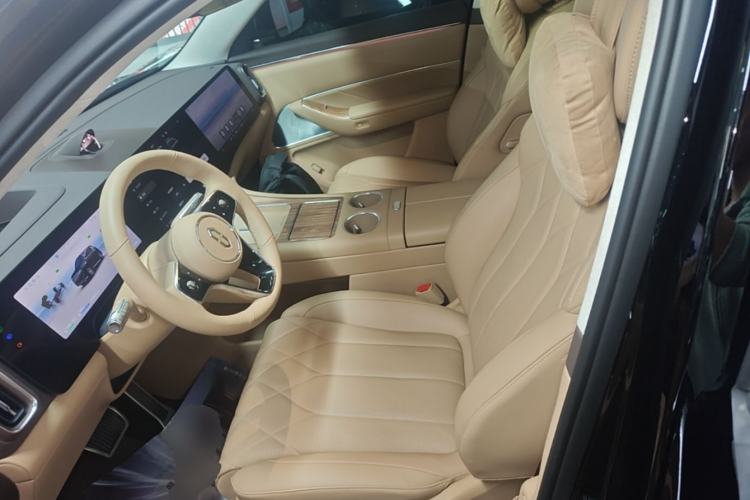 Used Hima AITO M8 2025 Extended-Range Max+ Version 53.4 kWh 6-Seater Edition Left Front Seat