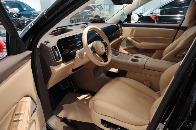 Used Hima AITO M8 2025 Extended-Range Ultra Version 53.4 kWh 6-Seater Edition Left Front Seat