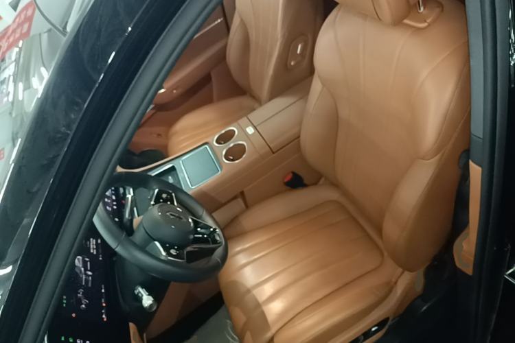 Used Hima AITO M8 2025 Extended-Range Max+ Version 53.4 kWh 6-Seater Edition Left Front Seat