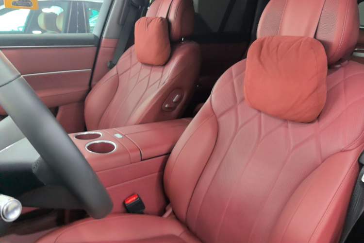 Used Hima AITO M8 2025 Extended-Range Ultra Version 53.4 kWh 5-Seater Edition Left Front Seat