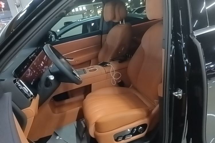 Used Hima AITO M8 2025 Extended-Range Max+ Version 53.4 kWh 5-Seater Edition Left Front Seat