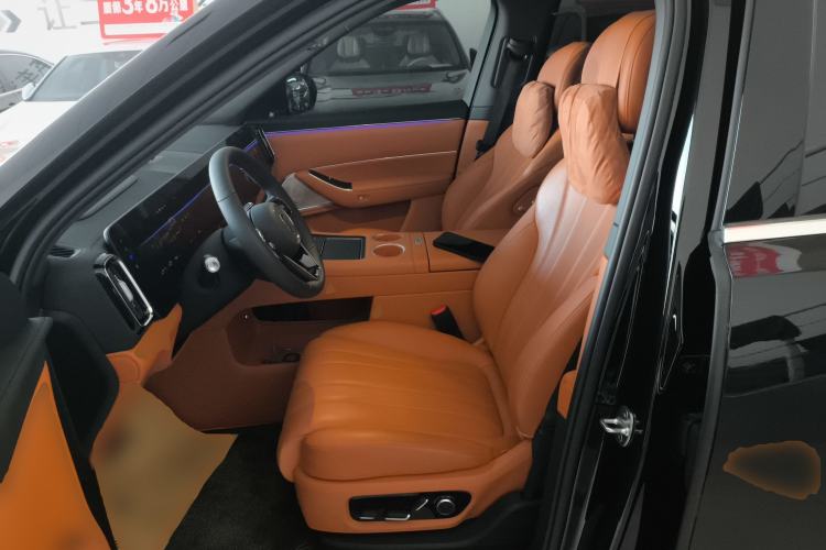 Used Hima AITO M8 2025 Extended-Range Max+ Version 53.4 kWh 6-Seater Edition Left Front Seat