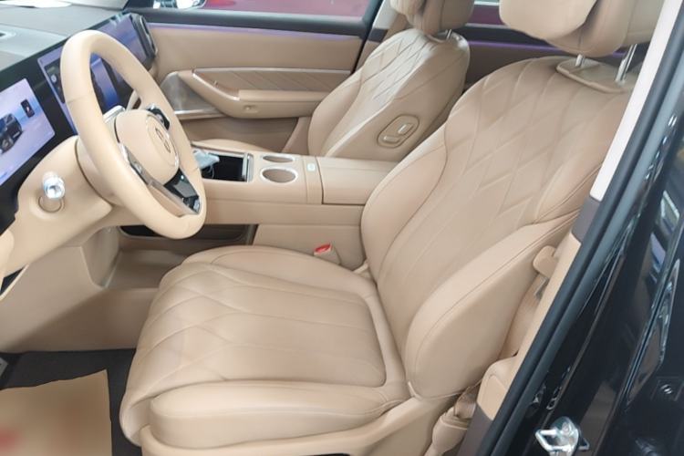 Used Hima AITO M8 2025 Extended-Range Ultra Version 53.4 kWh 6-Seater Edition Left Front Seat