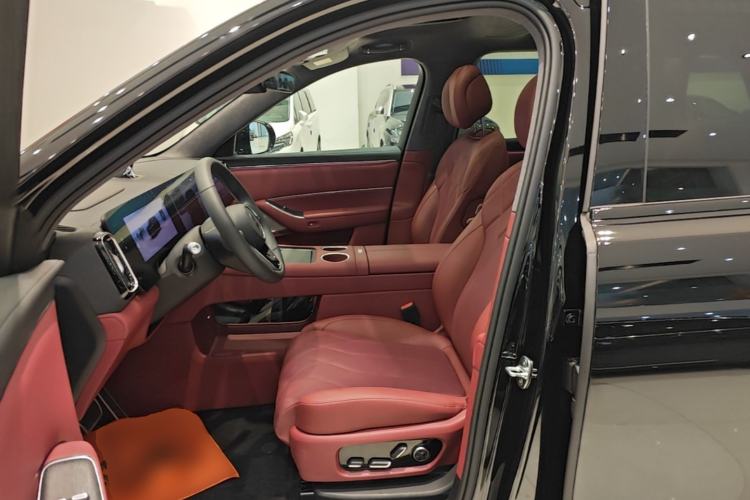 Used Hima AITO M8 2025 Extended-Range Ultra Version 53.4 kWh 6-Seater Edition Left Front Seat
