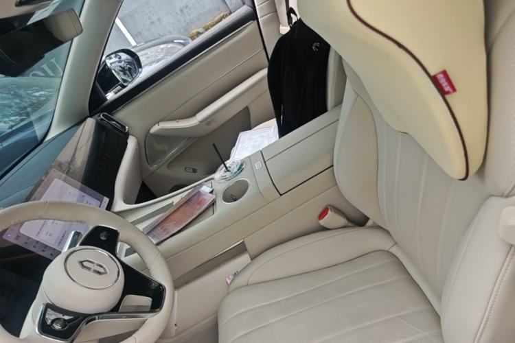 Used Hima AITO M8 2025 Extended-Range Max Version 37 kWh 5-Seater Left Front Seat