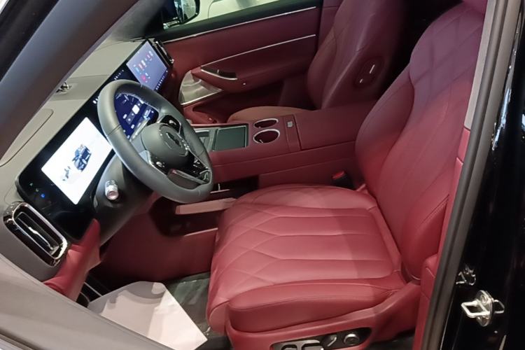 Used Hima AITO M8 2025 Extended-Range Max+ Version 53.4 kWh 5-Seater Edition Left Front Seat