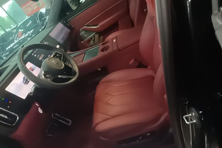 Used Hima AITO M8 2025 Extended-Range Max+ Version 53.4 kWh 5-Seater Edition Left Front Seat