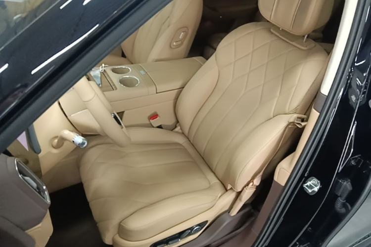 Used Hima AITO M8 2025 Extended-Range Ultra Version 53.4 kWh 6-Seater Edition Left Front Seat