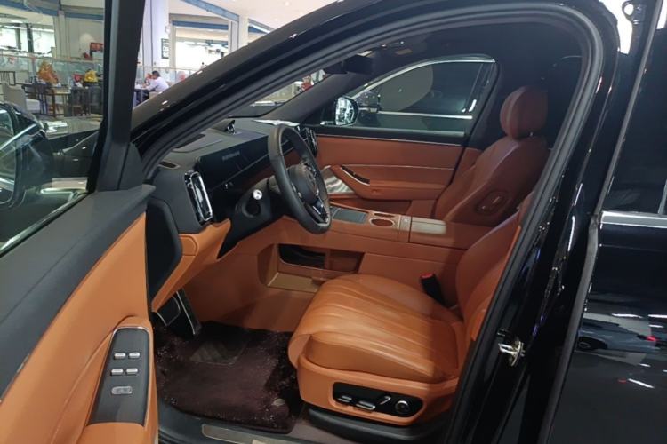 Used Hima AITO M8 2025 Extended-Range Max+ Version 53.4 kWh 6-Seater Edition Left Front Seat
