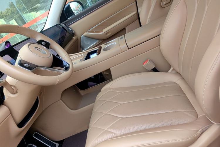 Used Hima AITO M8 2025 Extended-Range Ultra Version 53.4 kWh 6-Seater Edition Left Front Seat