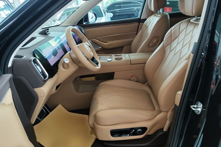 Used Hima AITO M8 2025 Extended-Range Ultra Version 53.4 kWh 6-Seater Edition Left Front Seat