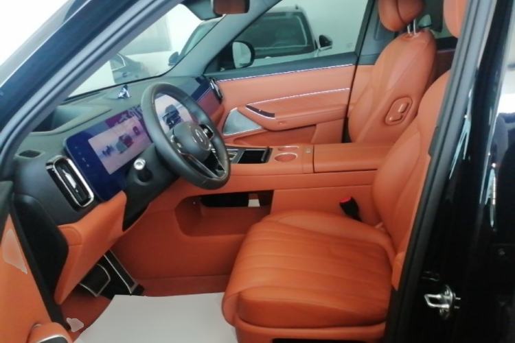 Used Hima AITO M8 2025 Extended-Range Max+ Version 53.4 kWh 5-Seater Edition Left Front Seat